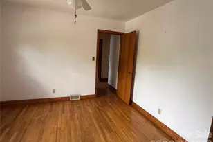 17 N Pershing Rd, Asheville, NC 28805 - Photo 22