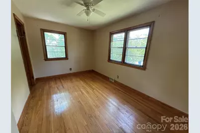 17 N Pershing Road, Asheville, NC 28805 - Photo 16