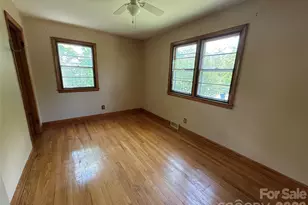 17 N Pershing Rd, Asheville, NC 28805 - Photo 16