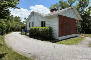 17 N Pershing Rd, Asheville, NC 28805 - Photo 2