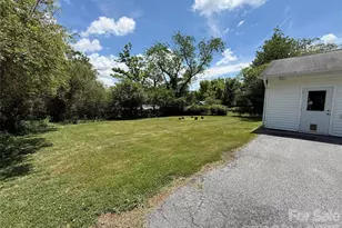 17 N Pershing Rd, Asheville, NC 28805 - Photo 34