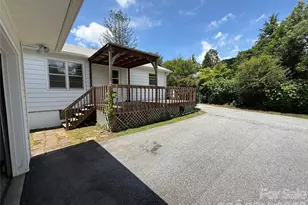 17 N Pershing Rd, Asheville, NC 28805 - Photo 6