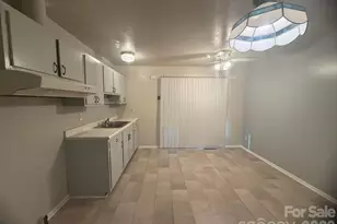 4915 Malibu Dr, Charlotte, NC 28215 - Photo 22