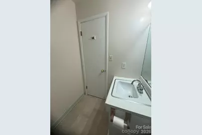 4915 Malibu Drive, Charlotte, NC 28215 - Photo 14
