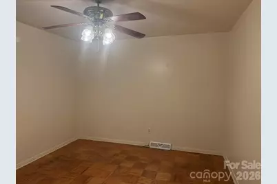 4915 Malibu Drive, Charlotte, NC 28215 - Photo 18