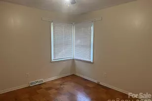 4915 Malibu Dr, Charlotte, NC 28215 - Photo 6
