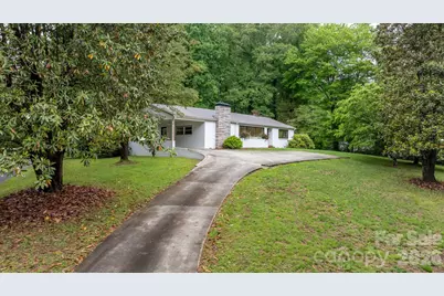 436 Hibriten Drive SE, Lenoir, NC 28645 - Photo 2
