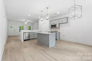 2021 Hart Rd, Charlotte, NC 28214 - Photo 4