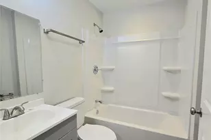 357 8th Ave Dr SW, Hickory, NC 28602 - Photo 4