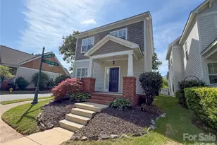 11223 Blue Cedar Ln, Charlotte, NC 28277 - Photo 2