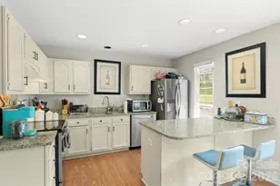9005 Four Mile Crk Rd, Charlotte, NC 28277 - Photo 10