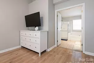 3930 Huntmeadow Dr, Charlotte, NC 28269 - Photo 24