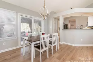 3930 Huntmeadow Dr, Charlotte, NC 28269 - Photo 14