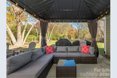 3930 Huntmeadow Drive, Charlotte, NC 28269 - Photo 38