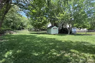3930 Huntmeadow Dr, Charlotte, NC 28269 - Photo 8
