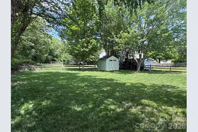 3930 Huntmeadow Drive, Charlotte, NC 28269 - Photo 42