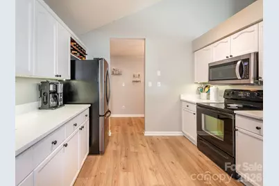3930 Huntmeadow Drive, Charlotte, NC 28269 - Photo 20