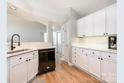 3930 Huntmeadow Drive, Charlotte, NC 28269 - Photo 22