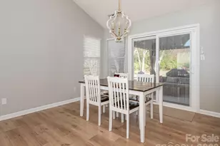 3930 Huntmeadow Dr, Charlotte, NC 28269 - Photo 12
