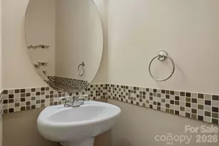 2403 Diplomat Ln, Charlotte, NC 28210 - Photo 6