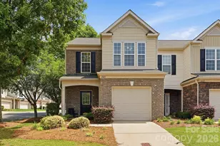 2403 Diplomat Ln, Charlotte, NC 28210 - Photo 2