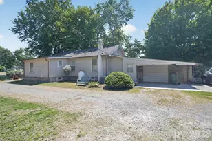 512 W Bank St, Salisbury, NC 28146 - Photo 2