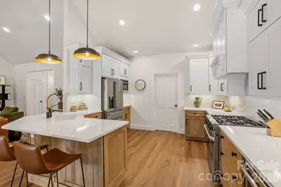 710 Knollwood Drive, Hendersonville, NC 28791 - Photo 14