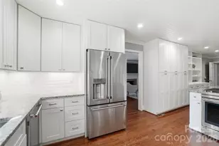 6535 Burlwood Rd, Charlotte, NC 28211 - Photo 14