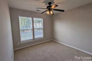 4613 Forestridge Commons Dr, Charlotte, NC 28269 - Photo 12