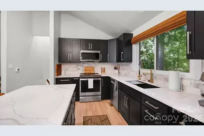 1634 Lumarka Drive, Charlotte, NC 28212 - Photo 10