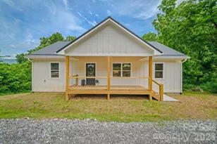 311 Farley St, Waynesville, NC 28786 - Photo 1