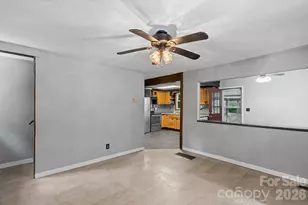 177 E Poplar Dr, Hendersonville, NC 28792 - Photo 6