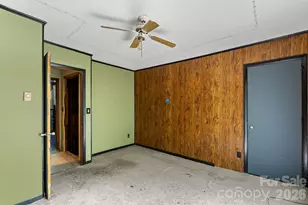 177 E Poplar Dr, Hendersonville, NC 28792 - Photo 18