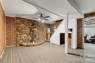 177 E Poplar Dr, Hendersonville, NC 28792 - Photo 26