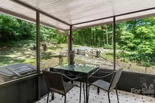 177 E Poplar Dr, Hendersonville, NC 28792 - Photo 30