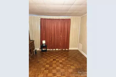 731 10th Street Boulevard NW, Hickory, NC 28601 - Photo 14