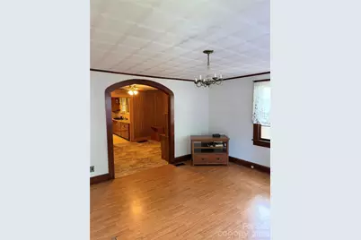 731 10th Street Boulevard NW, Hickory, NC 28601 - Photo 4