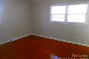 815 Echo Glen Rd, Charlotte, NC 28213 - Photo 12