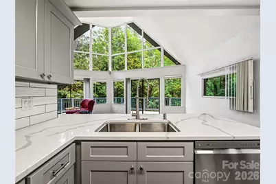 70 Skyline Drive, Hendersonville, NC 28791 - Photo 16