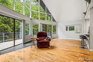 70 Skyline Dr, Hendersonville, NC 28791 - Photo 8