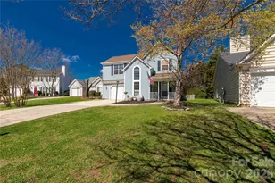 13213 Lampmeade Ln, Charlotte, NC 28273 - Photo 2