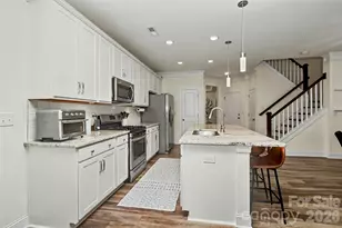 1010 Moffatt Ln, Matthews, NC 28105 - Photo 6