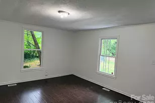 305 N Poplar St, Gastonia, NC 28054 - Photo 4