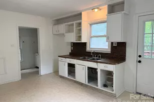 305 N Poplar St, Gastonia, NC 28054 - Photo 20