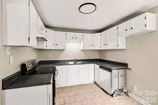 1820 Genesis Park Pl, Charlotte, NC 28206 - Photo 14