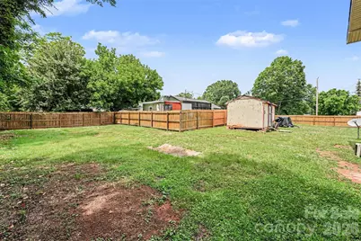1302 Wilson W Lee Boulevard, Statesville, NC 28677 - Photo 22