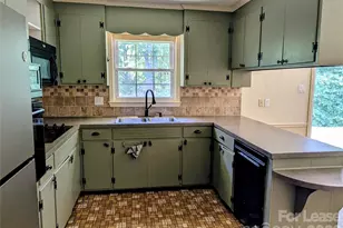 105 Ridgewood Ln, Statesville, NC 28677 - Photo 4