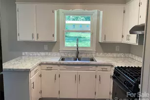 2346 Woodleaf Dr, Gastonia, NC 28052 - Photo 6
