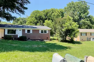 2346 Woodleaf Dr, Gastonia, NC 28052 - Photo 2