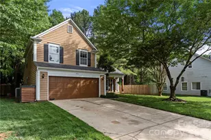 8411 Red Cypress Ct, Charlotte, NC 28216 - Photo 2